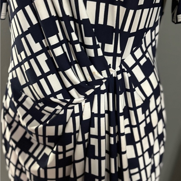 Navy and White Geometric Dress - Picture 4 of 6